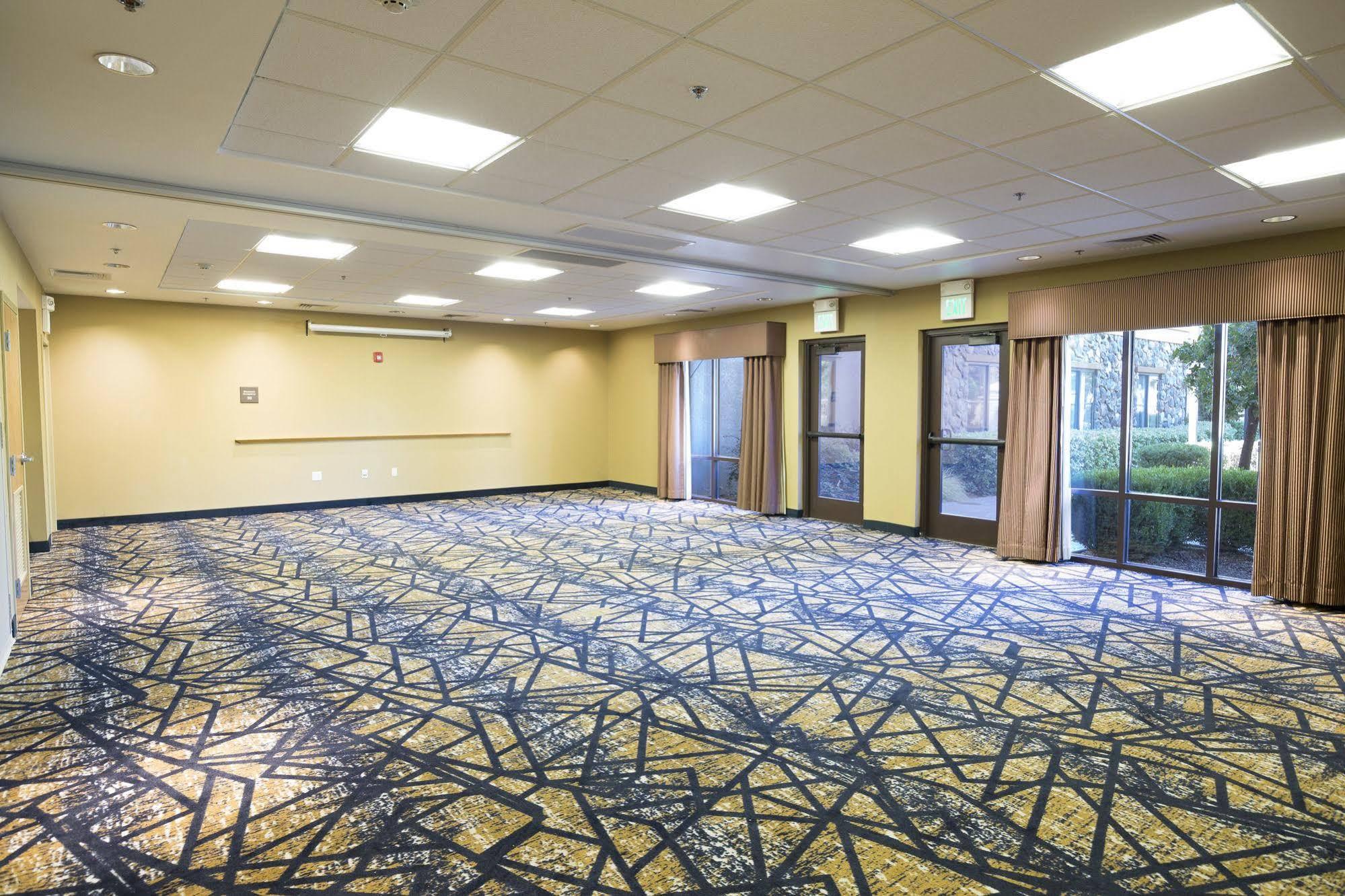 Hampton Inn & Suites Windsor-Sonoma Wine Country Buitenkant foto