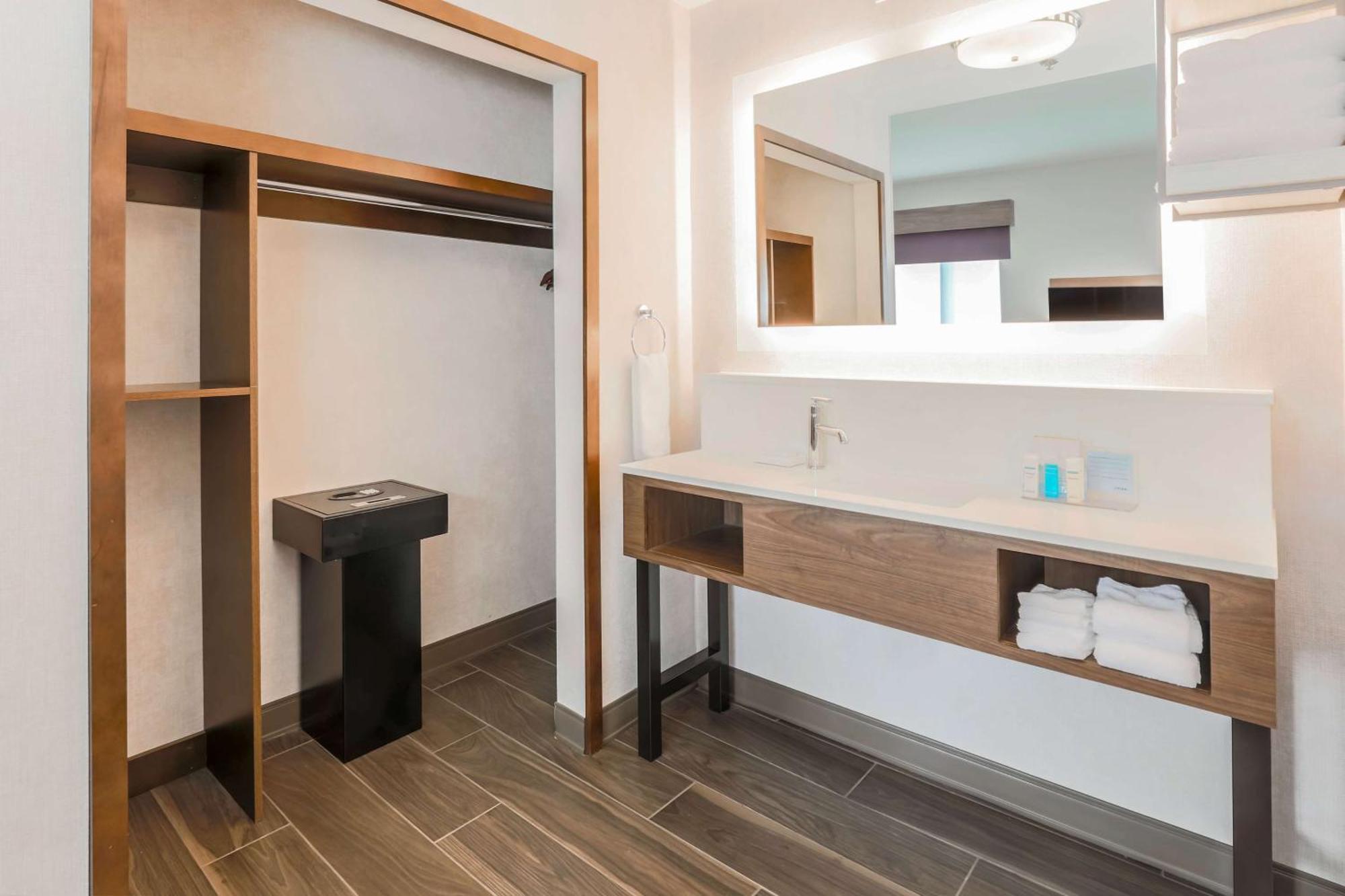 Hampton Inn & Suites Windsor-Sonoma Wine Country Buitenkant foto