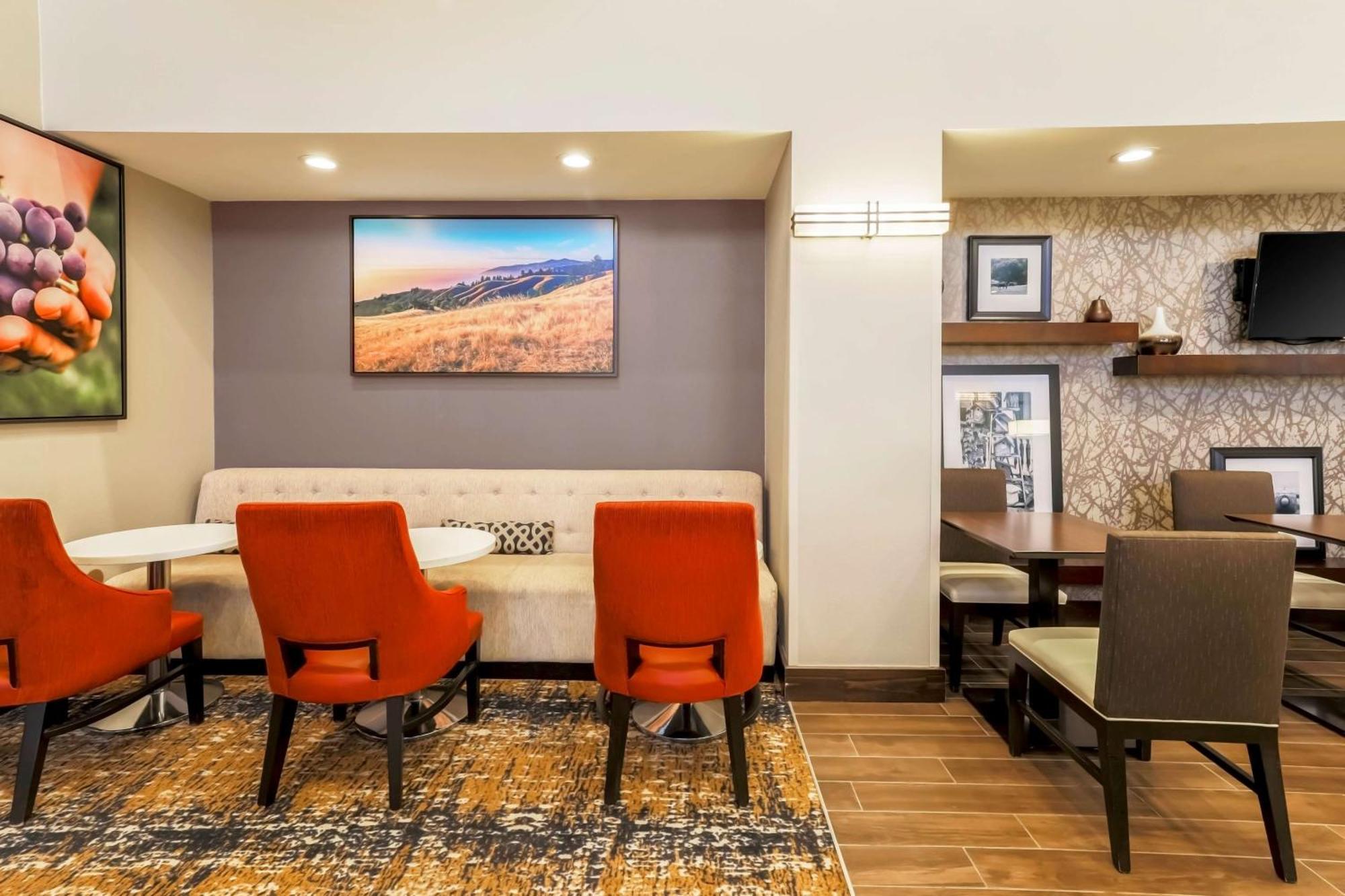 Hampton Inn & Suites Windsor-Sonoma Wine Country Buitenkant foto