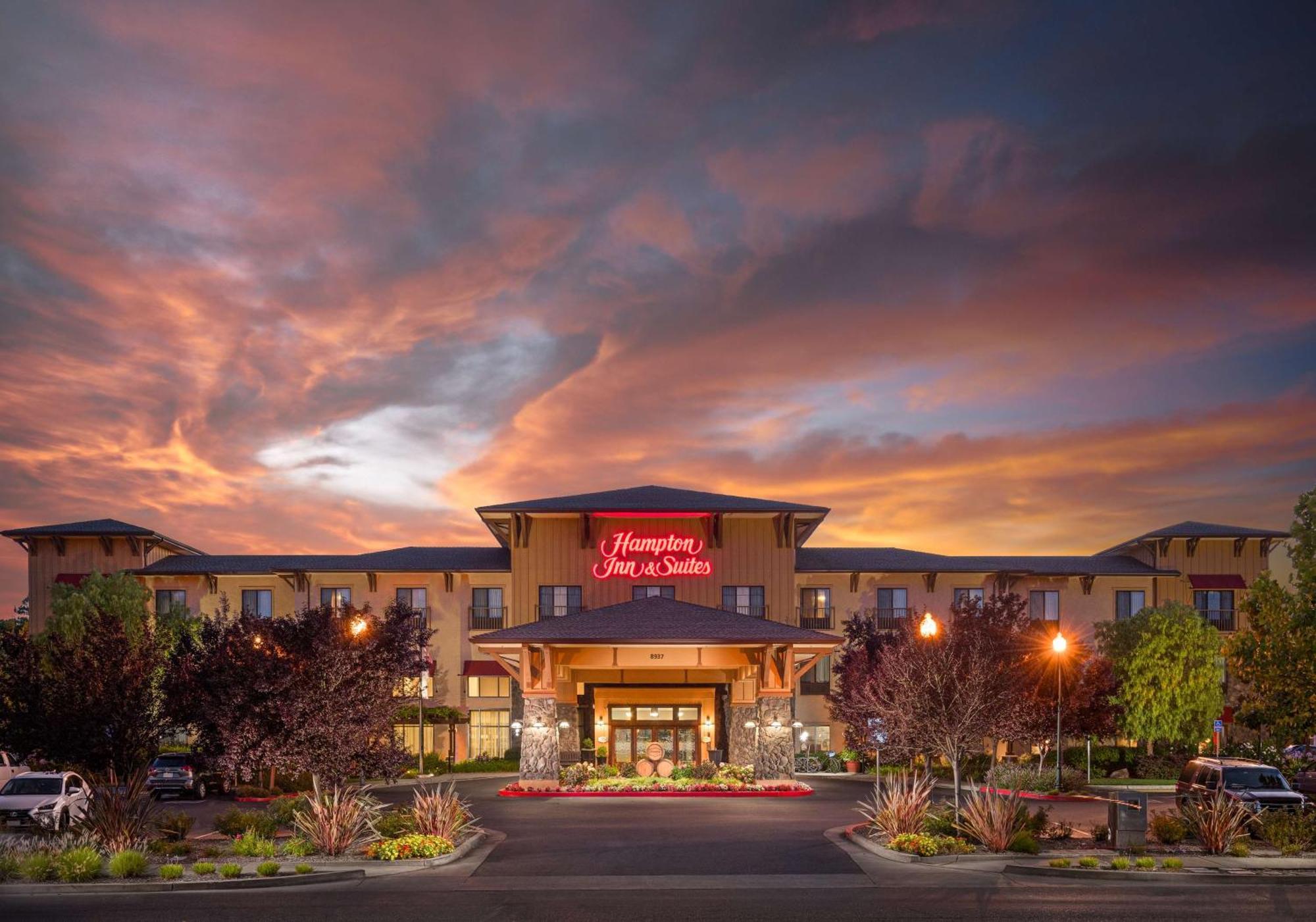 Hampton Inn & Suites Windsor-Sonoma Wine Country Buitenkant foto